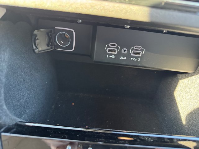 Used 2024 Jeep Wagoneer L 4WD w/ Premium Group I image 19