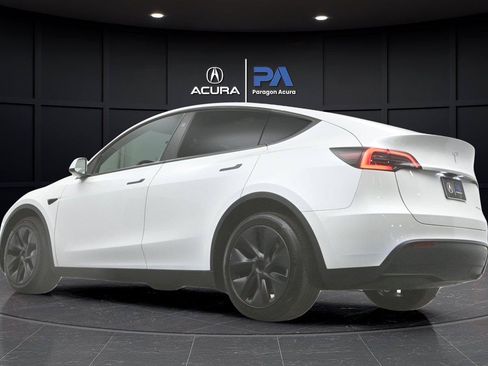 Used 2024 Tesla Model Y Long Range AWD/4WD image 27