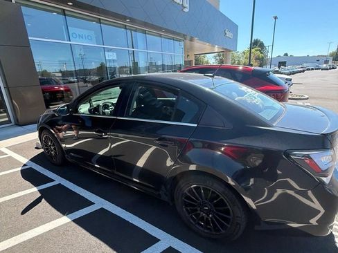 Used 2013 Chevrolet Cruze LT w/ RS Package FWD image 5