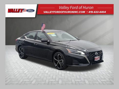 Used 2024 Nissan Altima 2.5 SR image 1