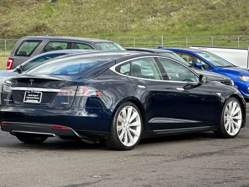 Used 2013 Tesla Model S Performance image 3