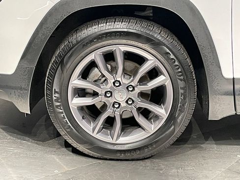 Used 2022 GMC Terrain SLT AWD/4WD image 34