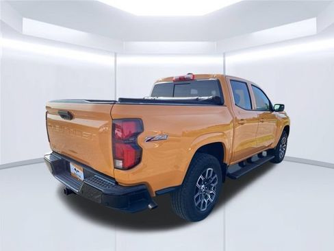 Used 2025 Chevrolet Colorado Z71 w/ Technology Package AWD/4WD image 6