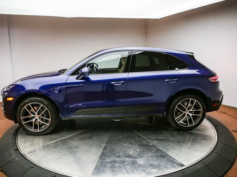 Certified 2026 Porsche Macan AWD/4WD image 2
