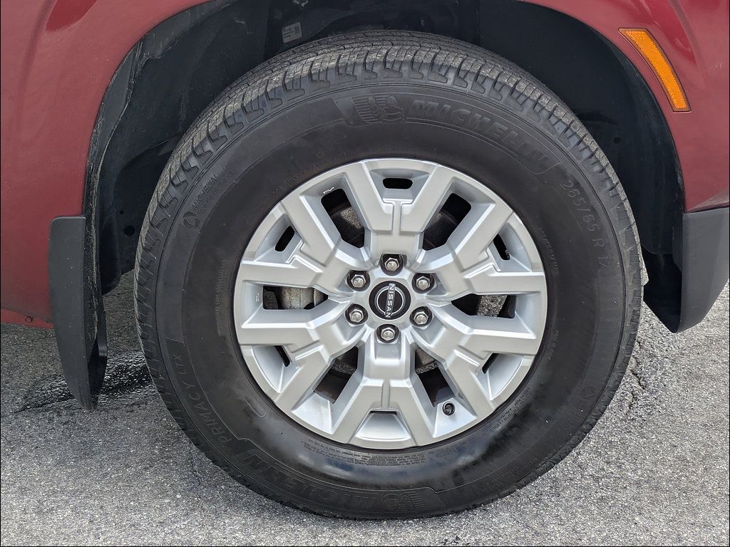 Used 2024 Nissan Frontier SV w/ Technology Package RWD image 16