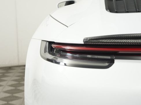 Used 2022 Porsche 911 Carrera RWD image 19