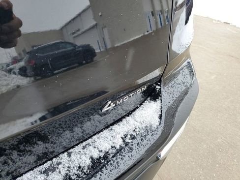 Used 2025 Volkswagen Taos SE image 8