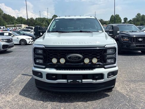 Used 2025 Ford F250 Lariat w/ Black Appearance Package AWD/4WD image 2