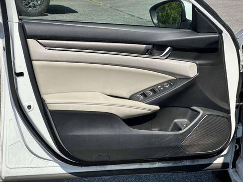 Used 2019 Honda Accord LX image 8