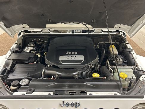 Used 2013 Jeep Wrangler Unlimited Sahara w/ Trailer Tow Group image 12