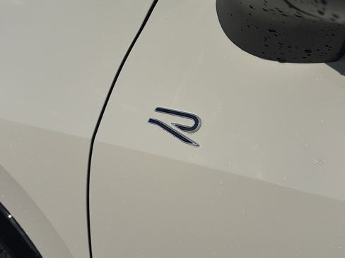 New 2026 Volkswagen Tiguan SE R-Line AWD/4WD image 9