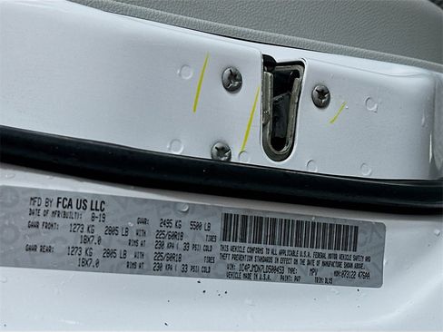 Used 2020 Jeep Cherokee Limited image 32