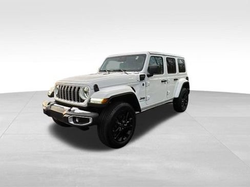 Used 2025 Jeep Wrangler Unlimited Sahara w/ Safety Group AWD/4WD image 2