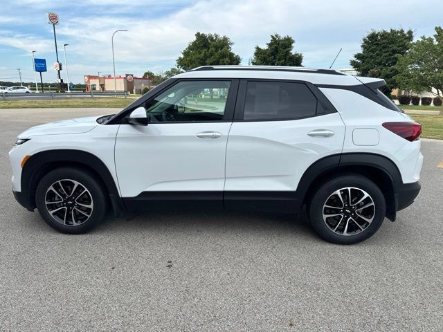 Used 2024 Chevrolet TrailBlazer LT w/ Driver Confidence Package FWD image 9