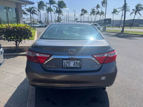 Used 2017 Toyota Camry LE image 4
