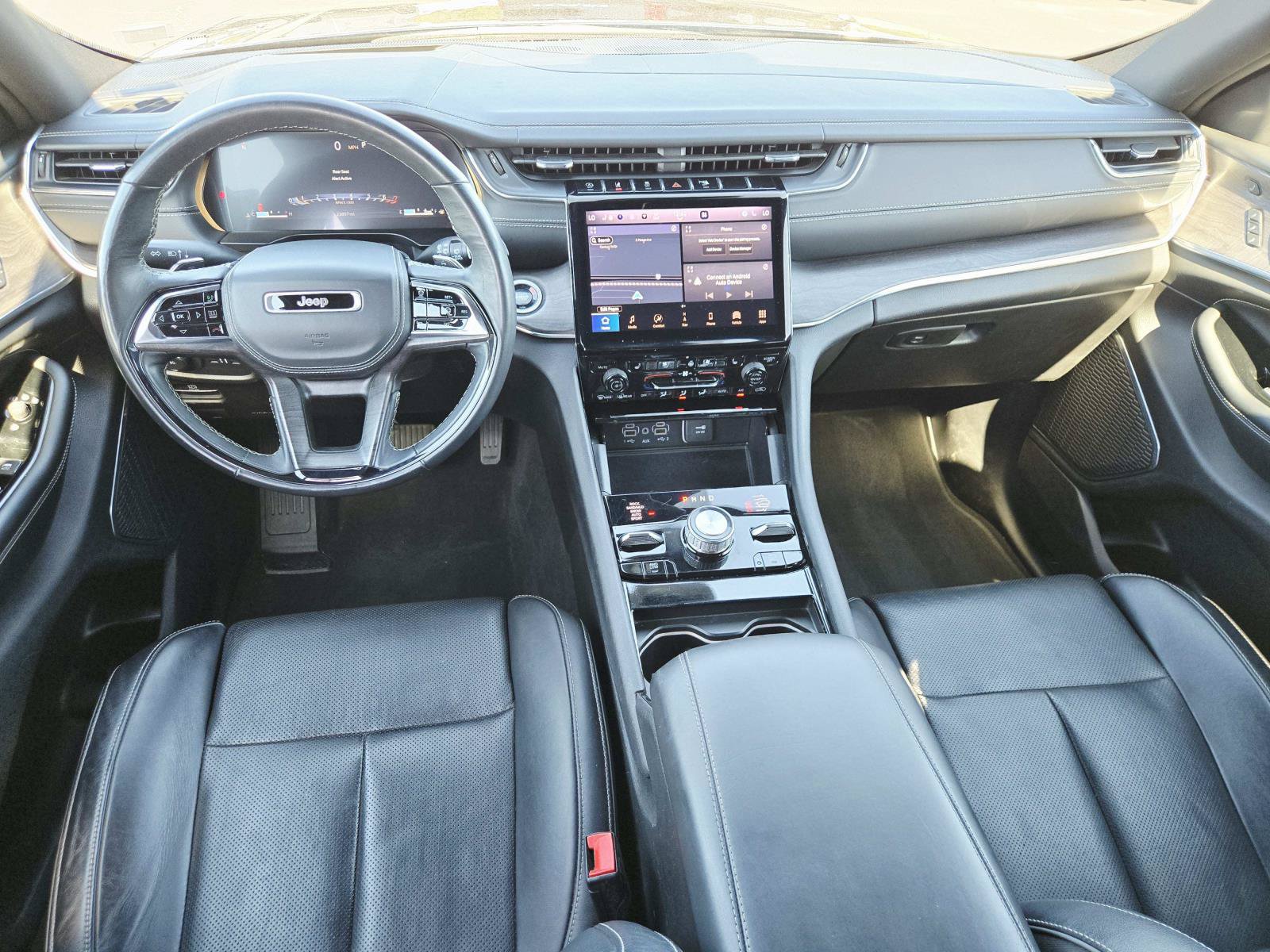 Used 2025 Jeep Grand Cherokee L Overland w/ Advanced Protech Group III AWD/4WD image 11