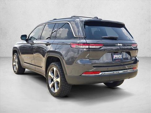 Used 2025 Jeep Grand Cherokee Limited RWD image 8