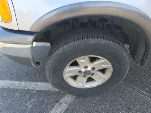 Used 2003 Ford F150 XLT image 13