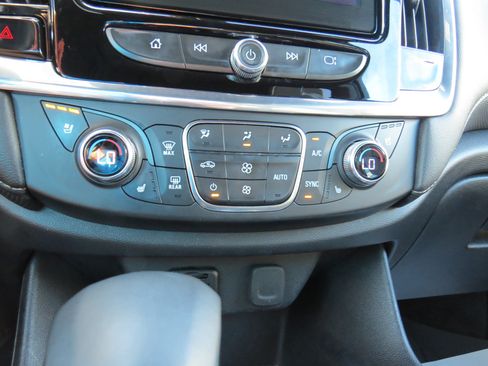 Certified 2023 Chevrolet Traverse Premier FWD image 23