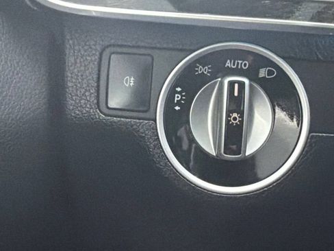 Used 2016 Mercedes-Benz E 350 4MATIC Sedan image 21