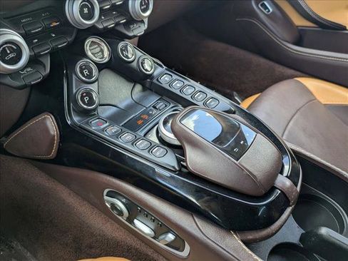 Used 2021 Aston Martin V8 Vantage Roadster RWD image 12
