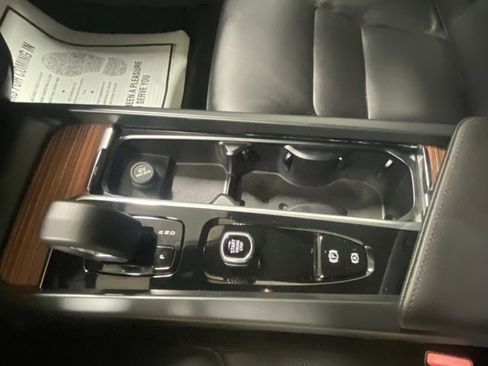 Certified 2024 Volvo V60 B5 Cross Country Plus image 24