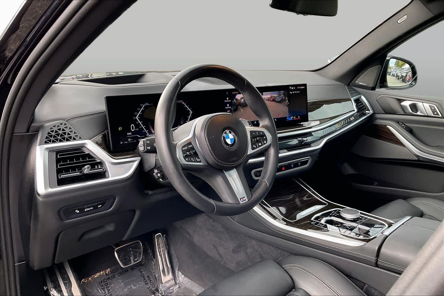 Used 2024 BMW X5 xDrive40i w/ M Sport Package AWD/4WD image 17
