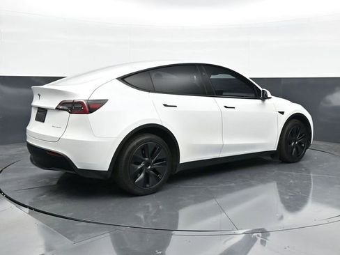 Used 2025 Tesla Model Y Long Range AWD/4WD image 2