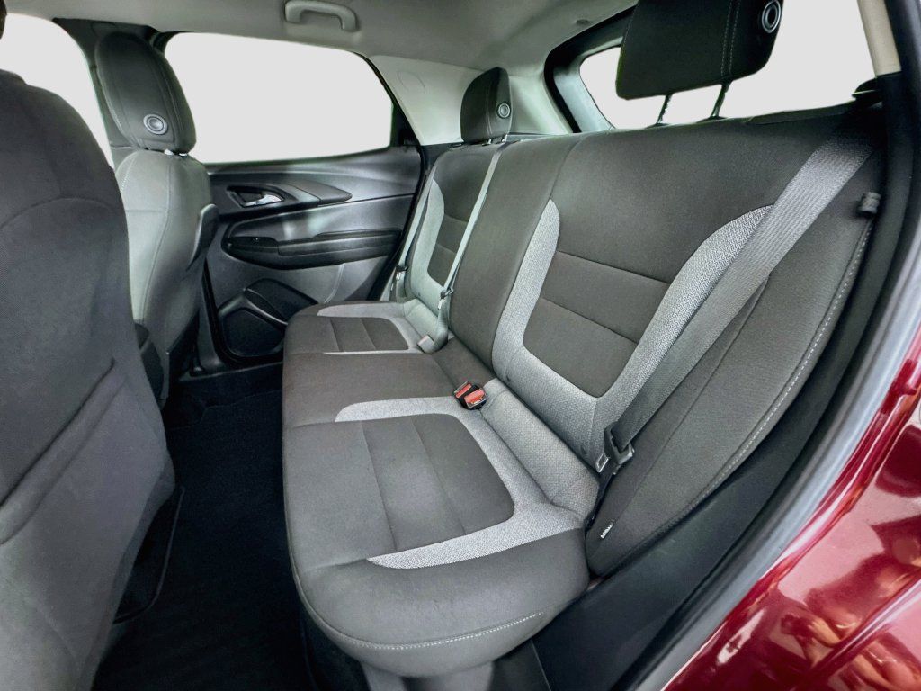 Used 2025 Chevrolet TrailBlazer LT FWD image 21