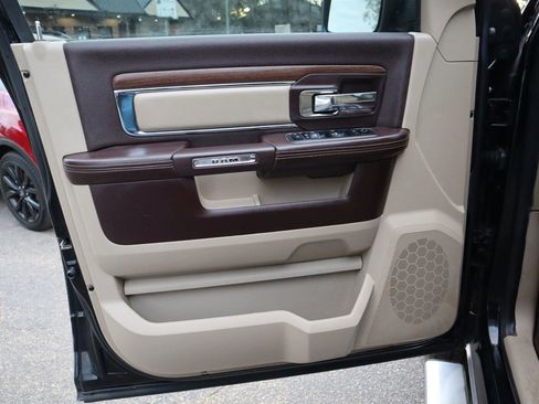 Used 2014 RAM 1500 Laramie w/ Convenience Group image 7