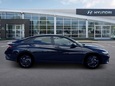 New 2026 Hyundai Elantra Sport FWD image 9