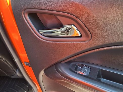 Used 2020 Chevrolet Colorado ZR2 image 25