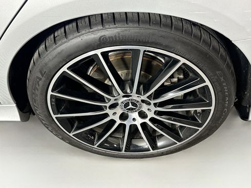 Used 2018 Mercedes-Benz C 300 Sedan image 11
