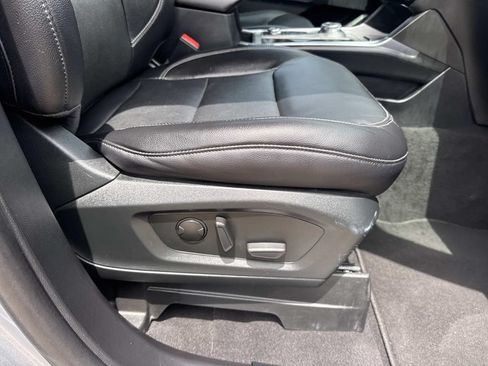 Used 2021 Ford Explorer Limited w/ Equipment Group 301A AWD/4WD image 14