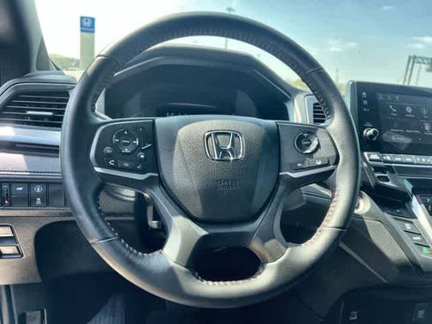 Used 2024 Honda Odyssey Sport image 17