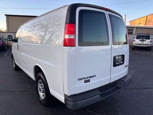 Used 2019 GMC Savana 2500 w/ Driver Convenience Package image 8