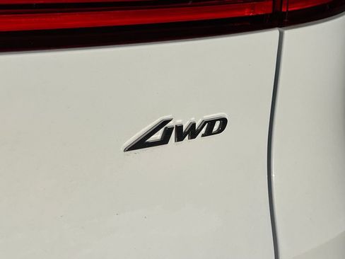 Used 2023 Genesis GV70 2.5T w/ Select Package AWD/4WD image 16