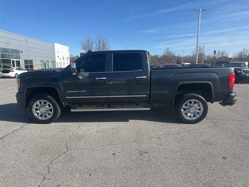 Used 2018 GMC Sierra 2500 Denali w/ Duramax Plus Package image 8