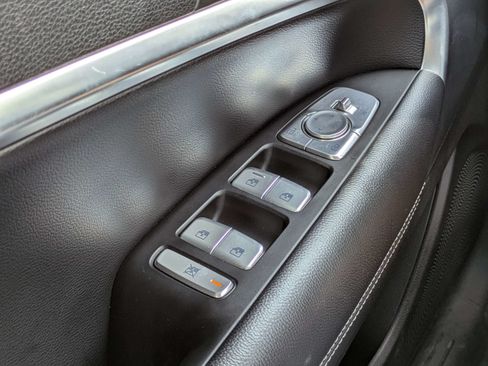 Used 2025 Genesis G70 2.5T RWD image 22