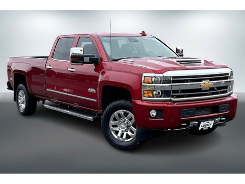 Used 2019 Chevrolet Silverado 3500 High Country w/ Duramax Plus Package image 3