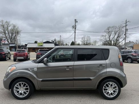 Used 2011 Kia Soul + w/ Audio Pkg FWD image 5