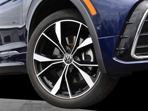 Used 2023 Volkswagen Tiguan SEL R-Line AWD/4WD image 3