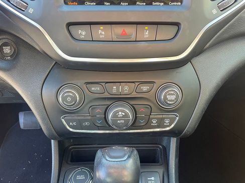 Used 2023 Jeep Cherokee Altitude Lux w/ Lux Elite Package image 19