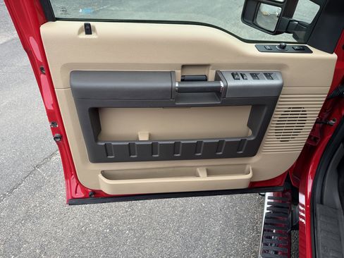 Used 2012 Ford F350 Lariat w/ Chrome Pkg image 7