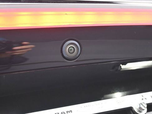 Used 2024 Chrysler Pacifica Limited w/ S Appearance Package image 45