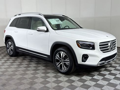 Used 2026 Mercedes-Benz GLB 250 4MATIC image 7