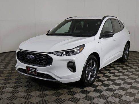 Used 2023 Ford Escape ST-Line FWD image 6