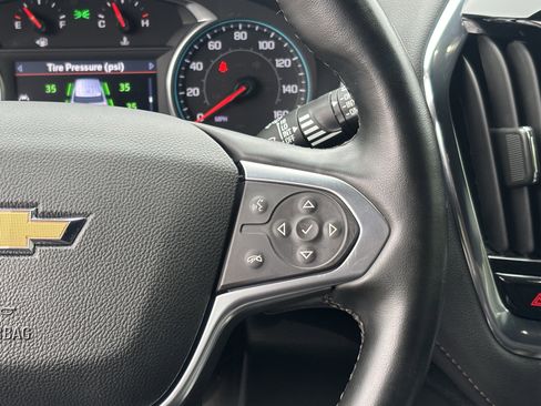 Used 2023 Chevrolet Traverse LT image 22