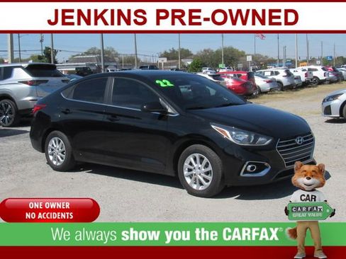 Used 2022 Hyundai Accent SEL image 1