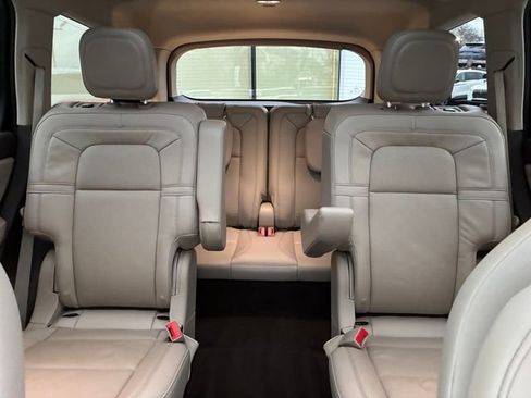 Used 2023 Lincoln Aviator Reserve w/ Equipment Group 201A image 14